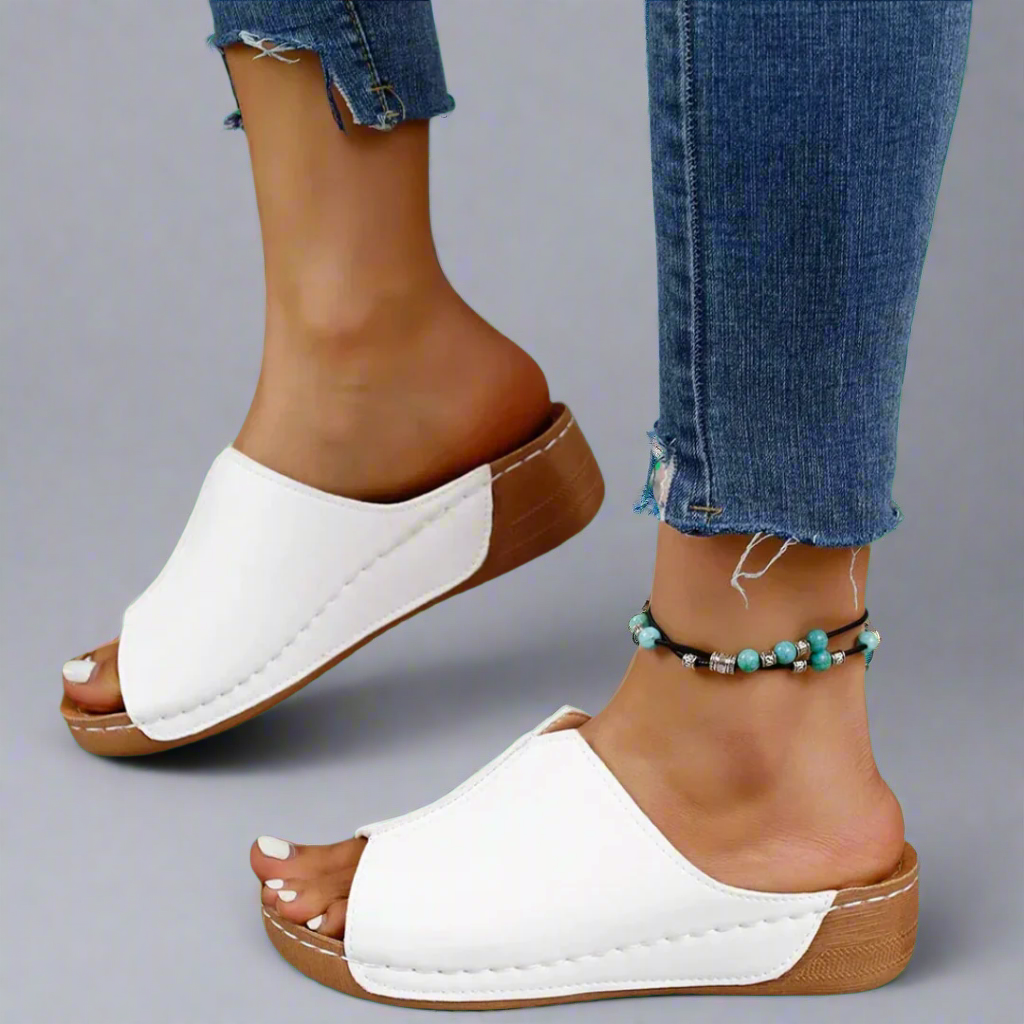 Clemensia | Sandali con zeppa fatti a mano in materiale premium