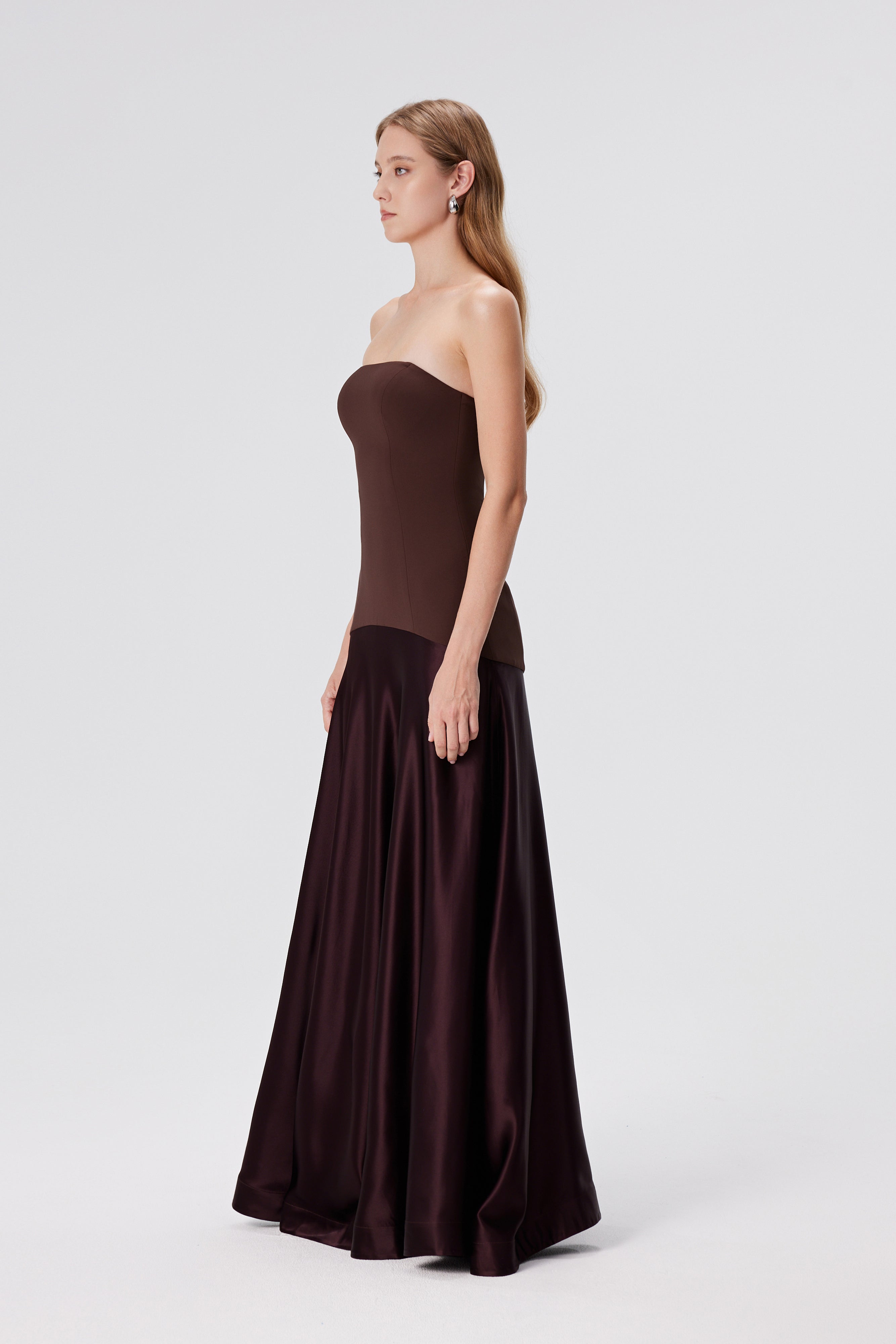 LUNARIA – Contour Elegance Dress