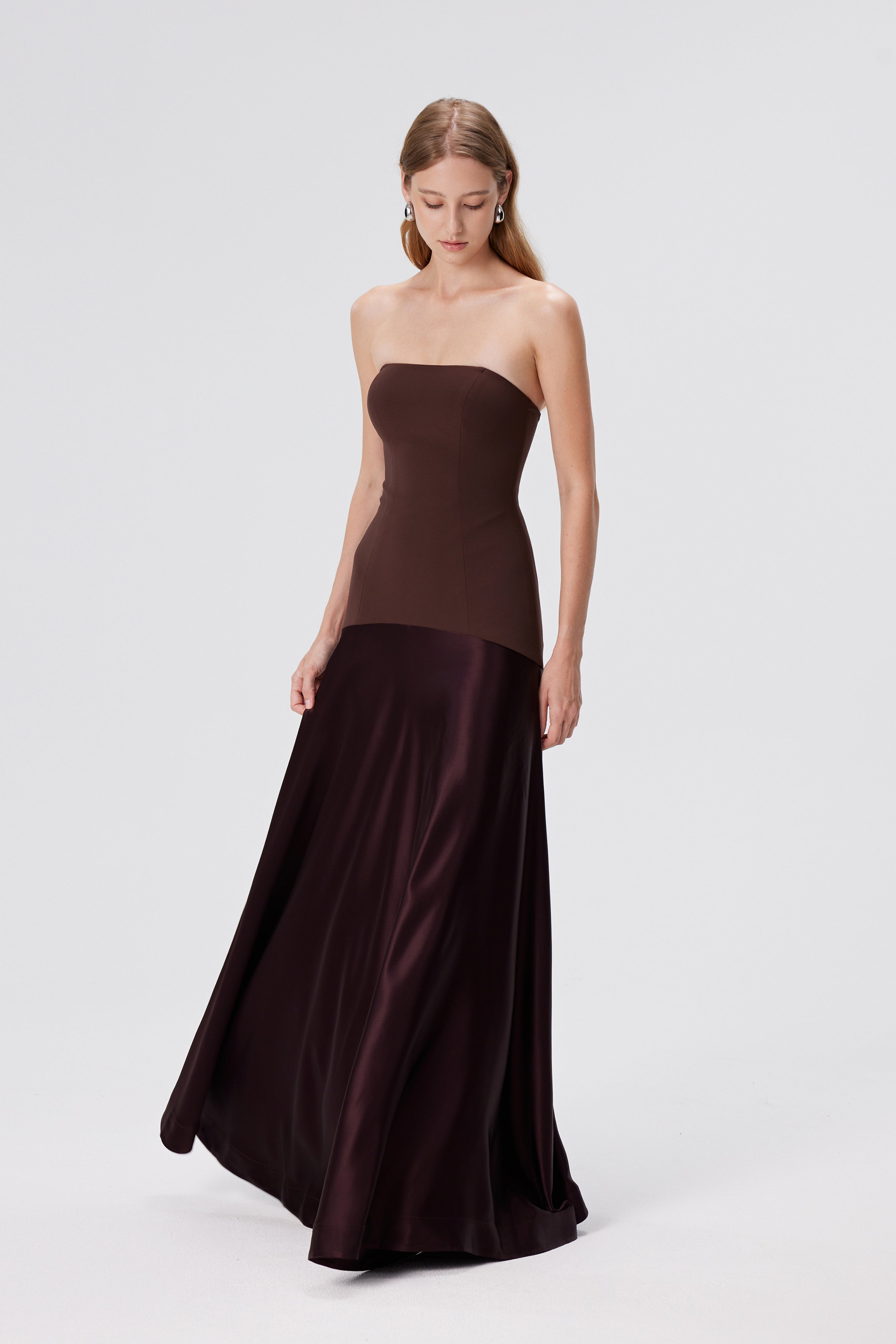 LUNARIA – Contour Elegance Dress