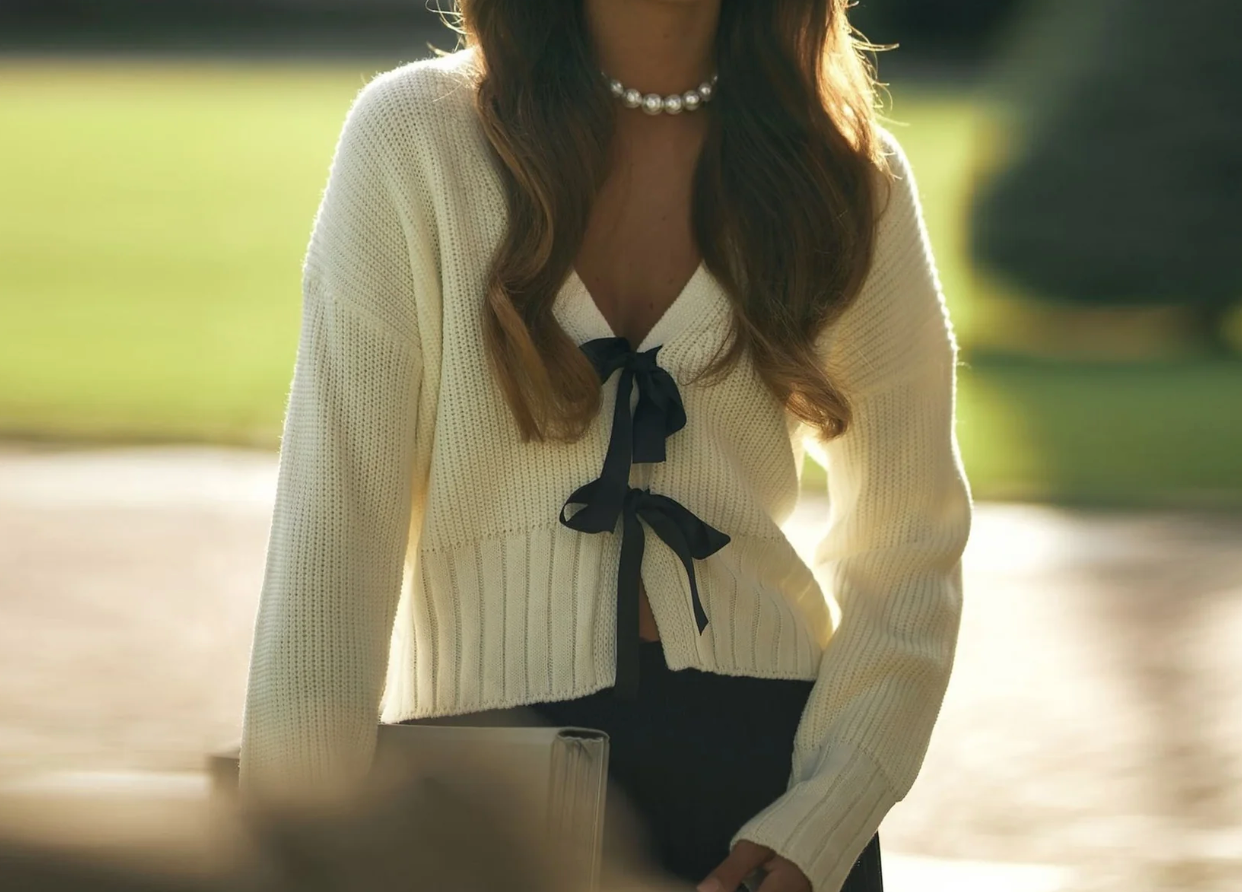 Maglione con cravatta di Elena-Mia