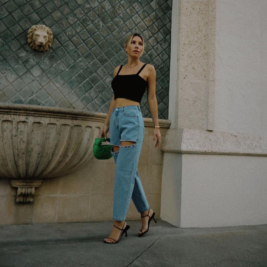 LIRIANA – CUTOUT HIGH-RISE JEANS