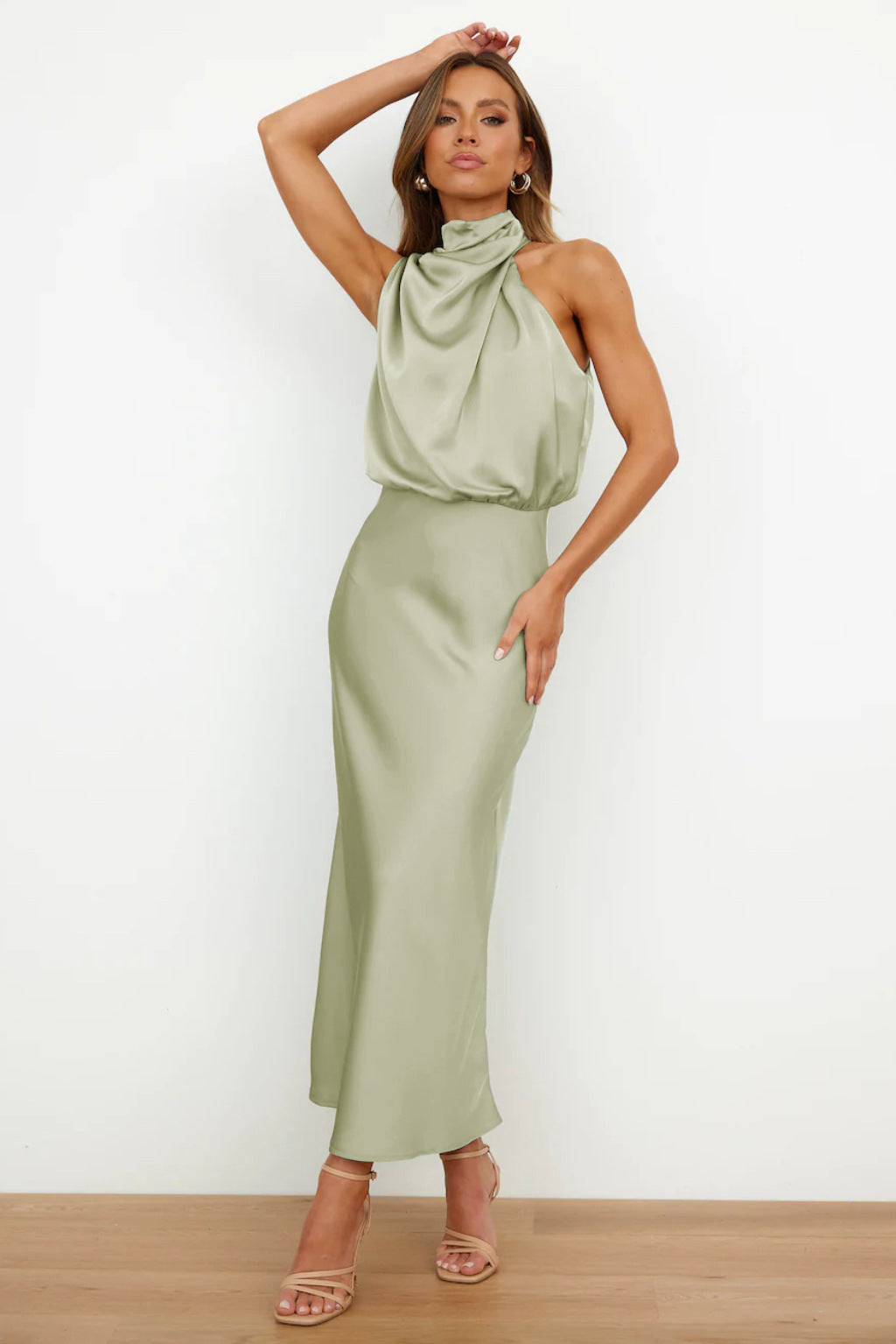 Carlina | Langes Satin-Kleid mit Halsband