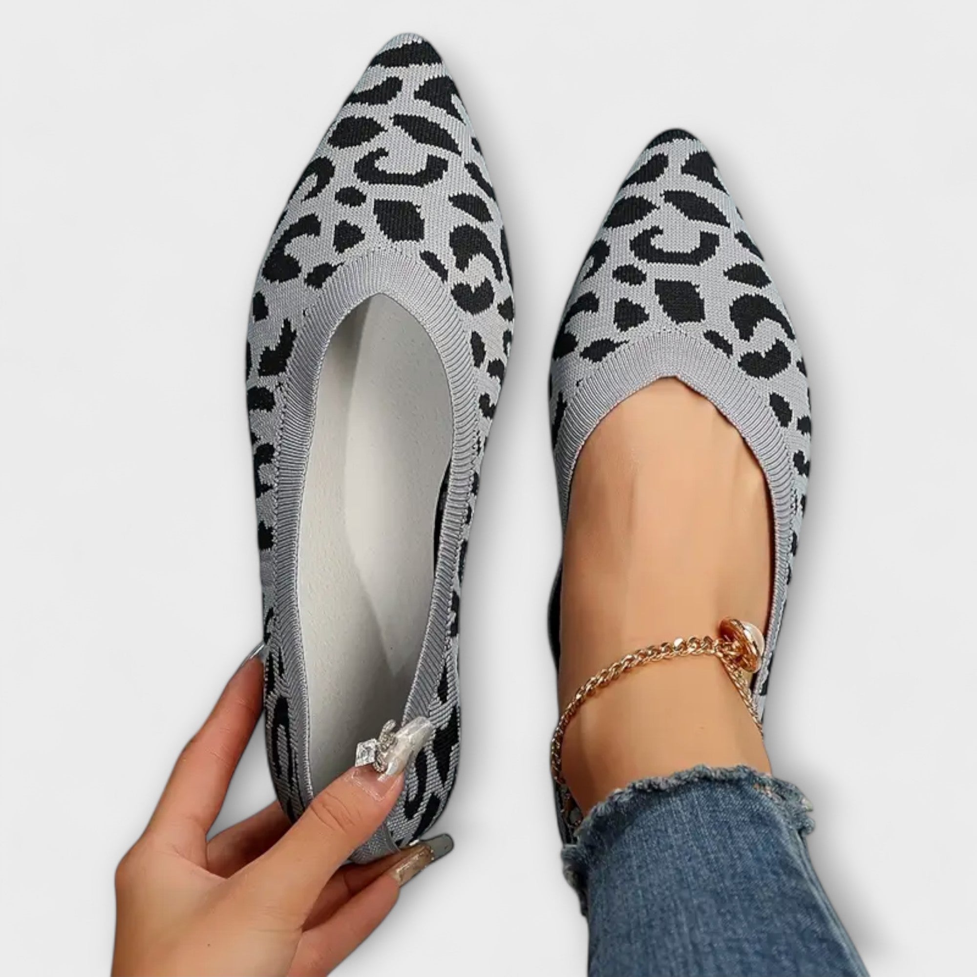 Ballerine a punta con stampa leopardata