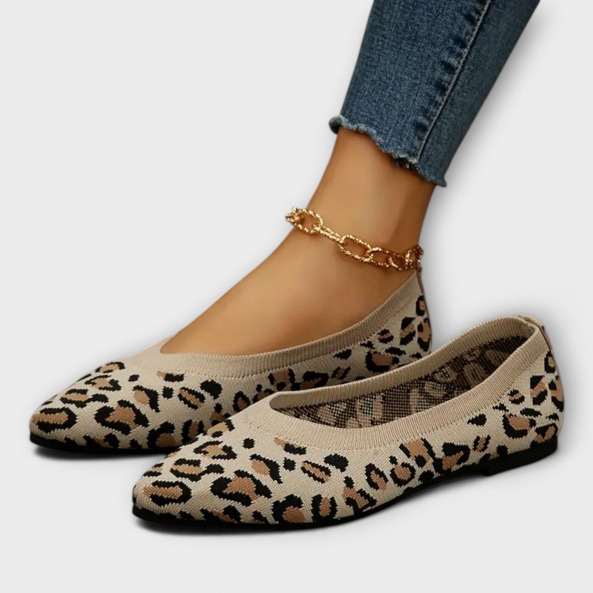 Ballerine a punta con stampa leopardata