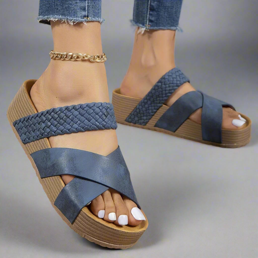 Ariana | Sandali con plateau intrecciati e comfort ortopedico