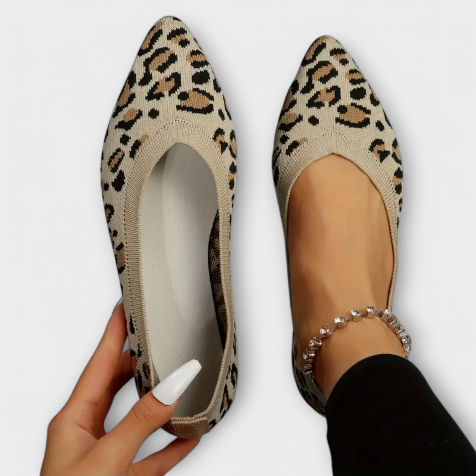 Ballerine a punta con stampa leopardata