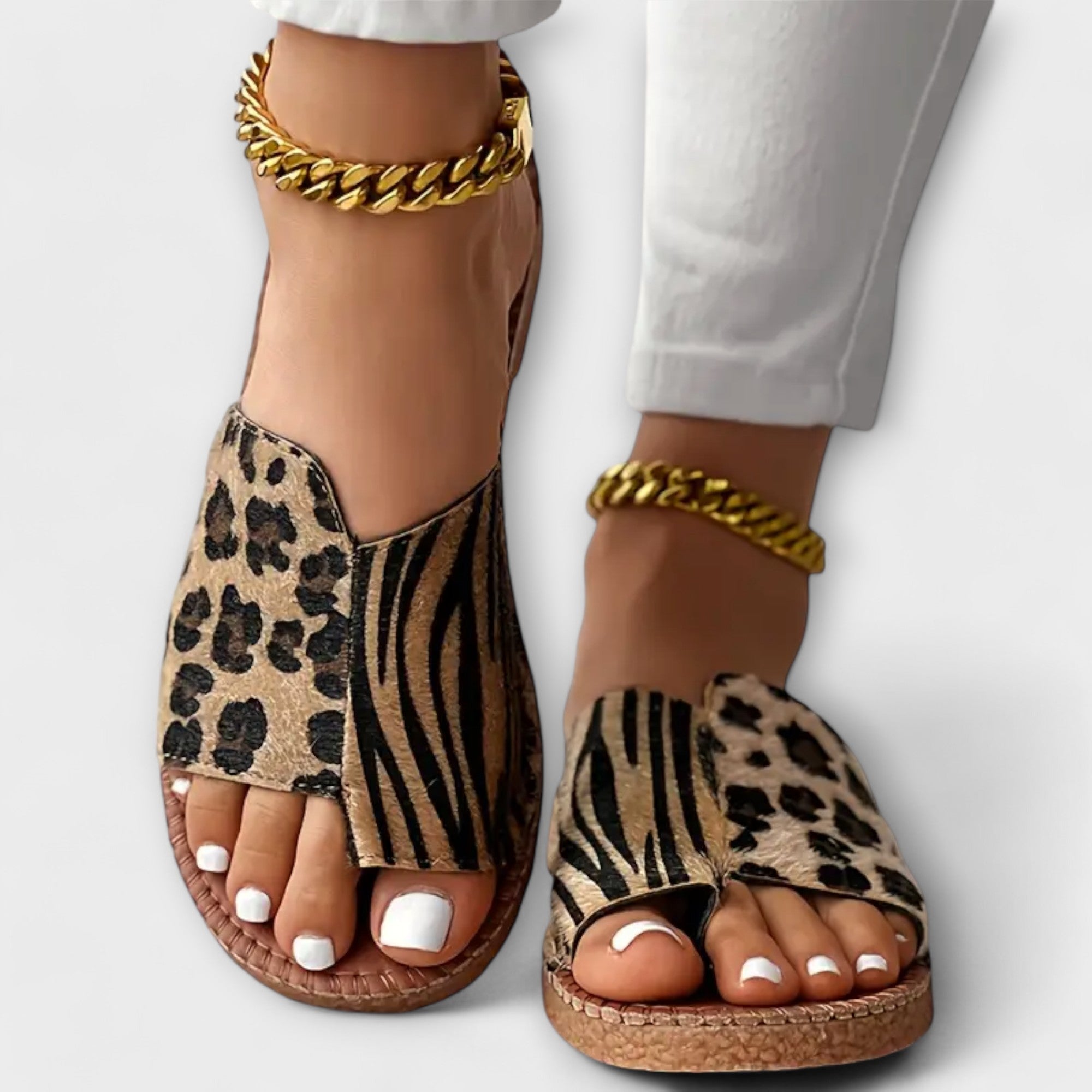Eleganti pantofole bicolore con motivo leopardato
