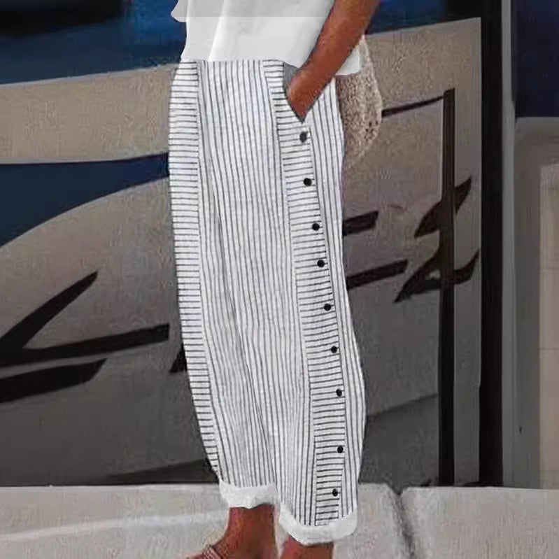 Sera™ - Gestreifte Hose mit Knopf-Accent