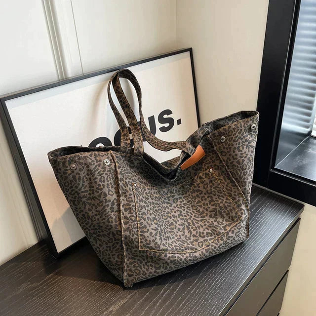 OLIVIA'S CHIC TOTE MARRONE – VINTAGE LEOPARD CANVAS BAG