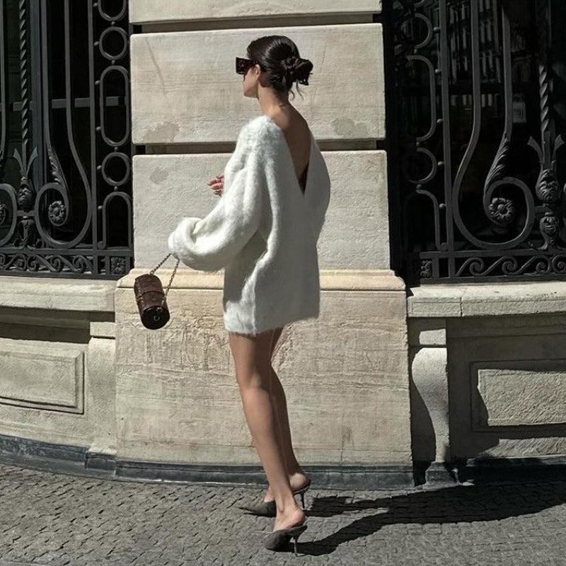 Maglione dolce e pigro con schiena scoperta di Aurora