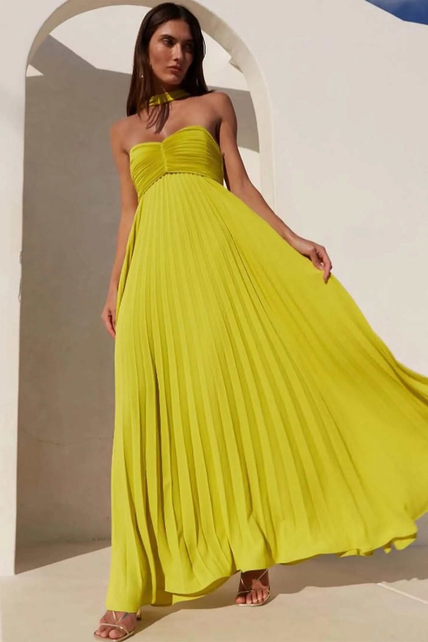 ISAVELLE – Strapless Pleated Maxi Dress