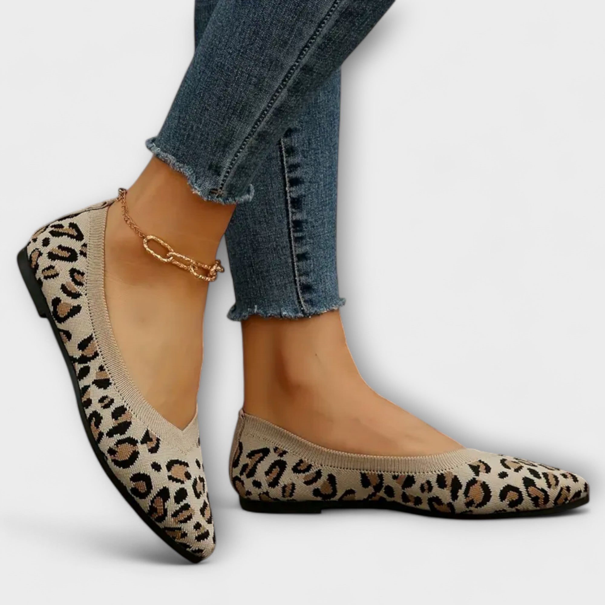 Ballerine a punta con stampa leopardata