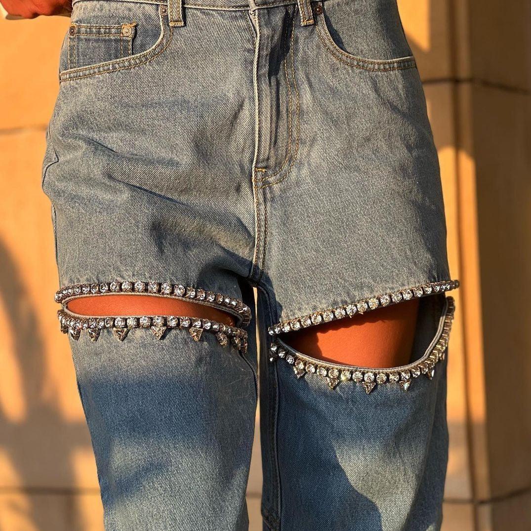 LIRIANA – CUTOUT HIGH-RISE JEANS